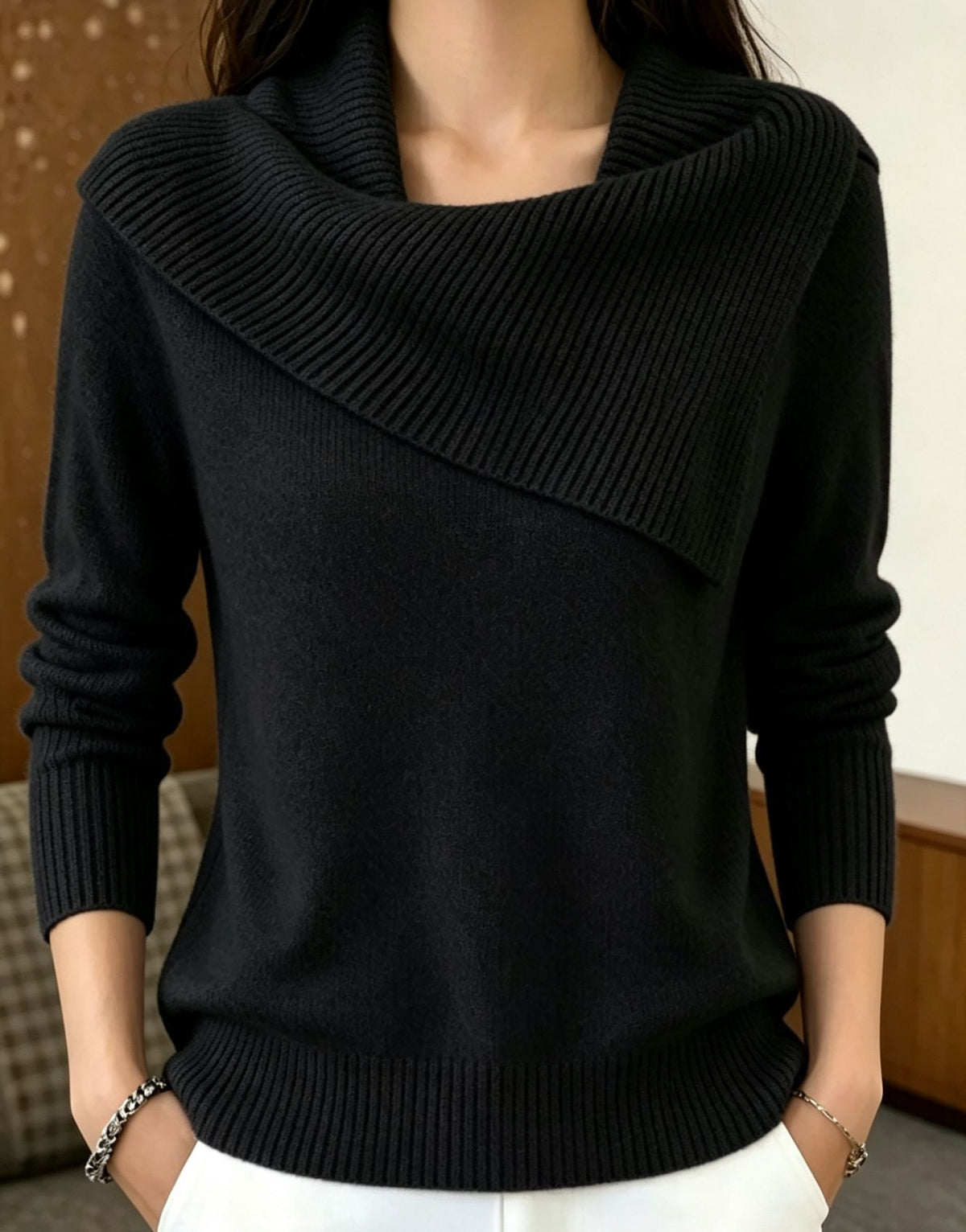 Ribbed Knit Pullover Sweater in black