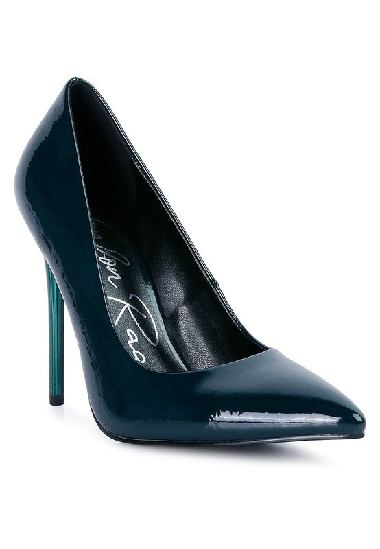 Pumps mit Stilettoabsatz in Personenform