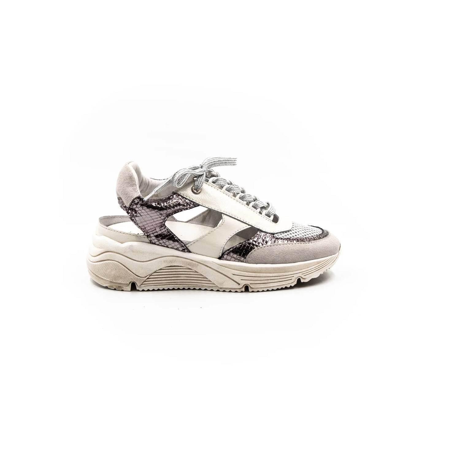 Women's Bose Sneaker