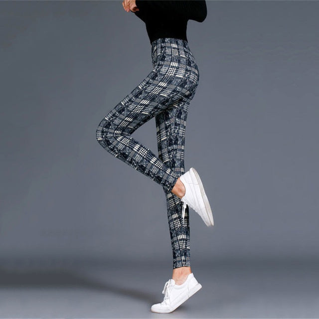 Karierte Yoga-Leggings für Damen – Push-up-Hose mit mittlerer Taille