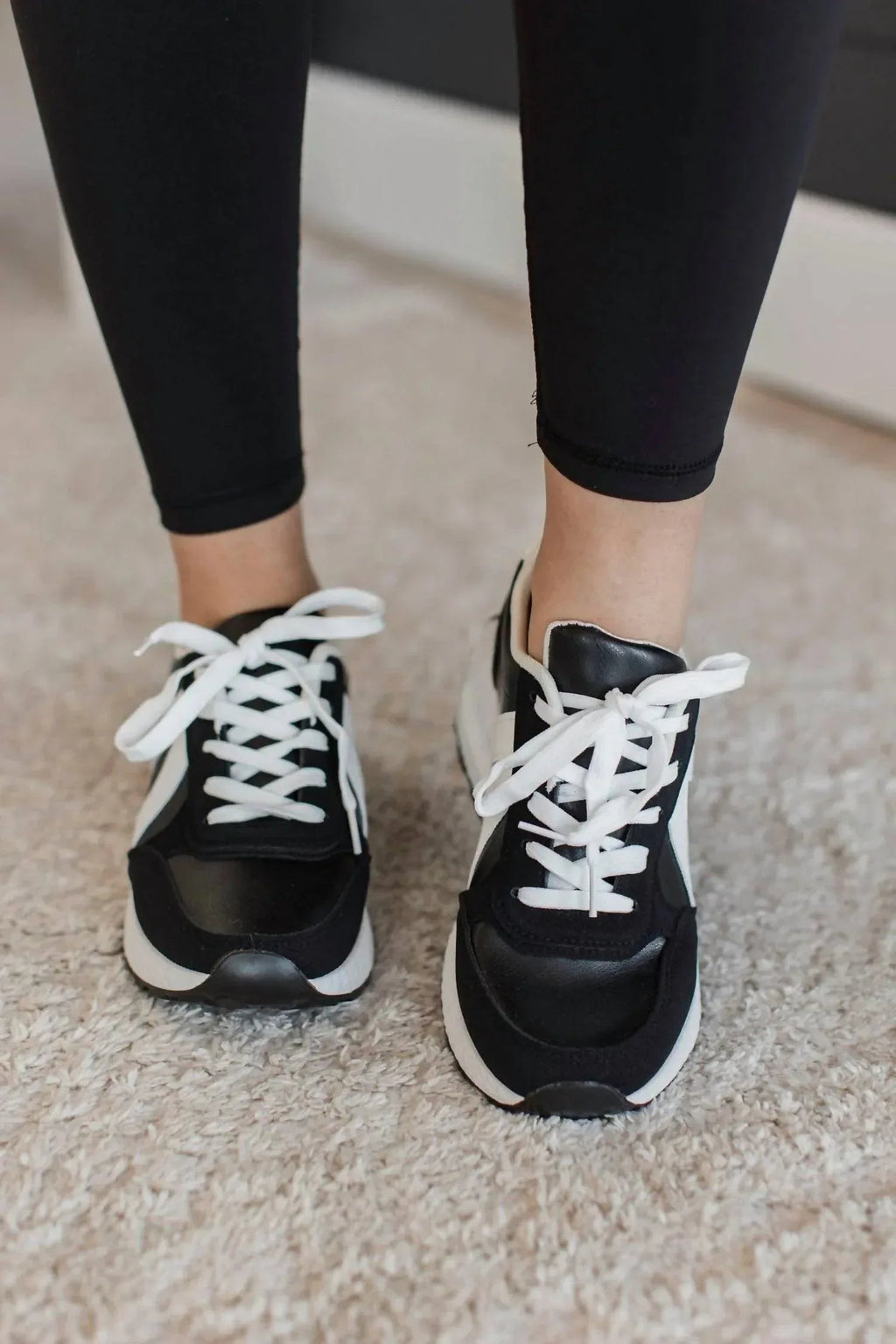 Women's Daily Sneakers