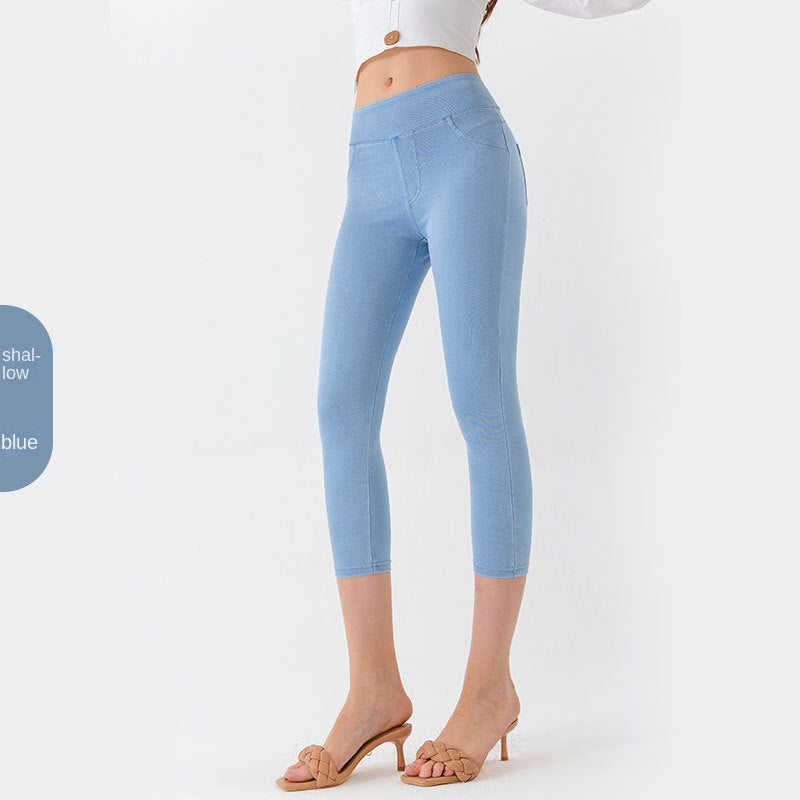 Capri-Yogahose in Jeans-Optik – Schmal geschnittene, hochelastische Fitnesshose mit Bauchkontrolle