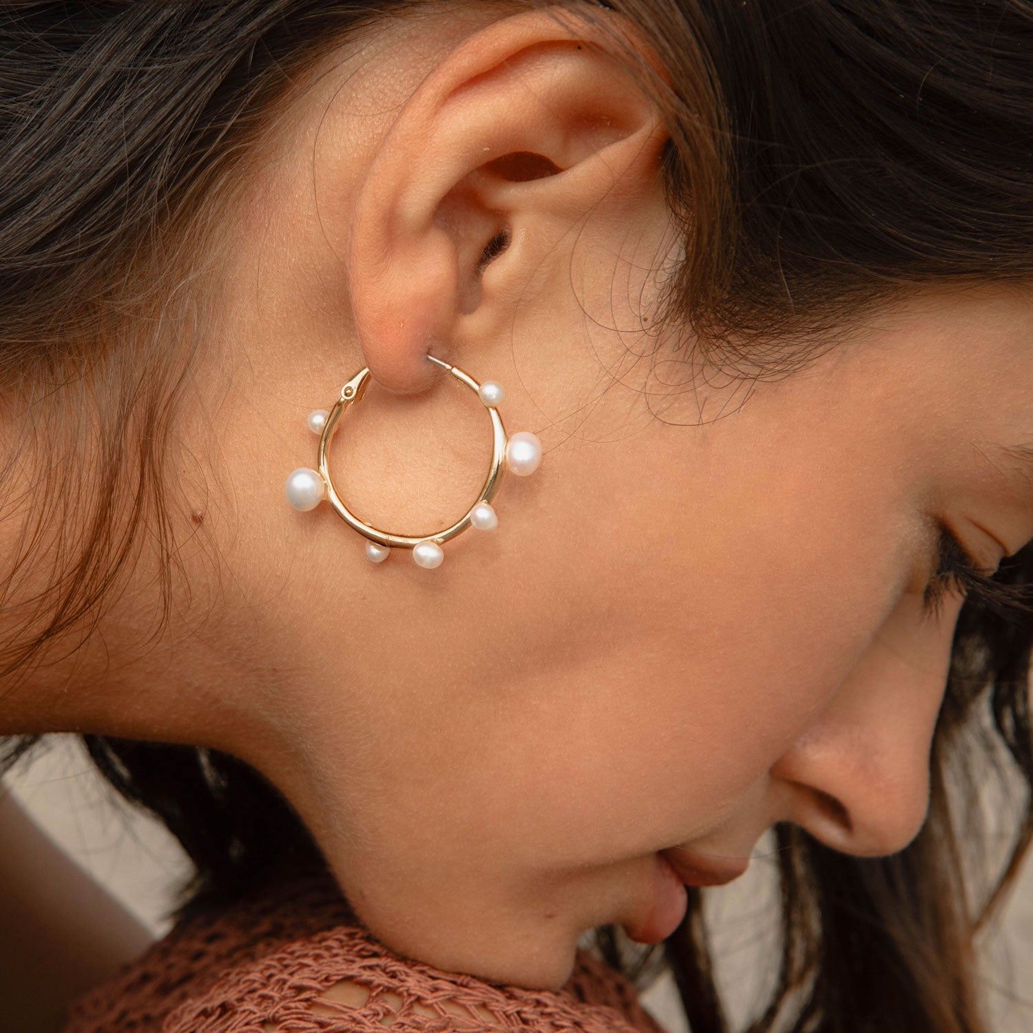Mini Isla Pearl Hoop Earrings