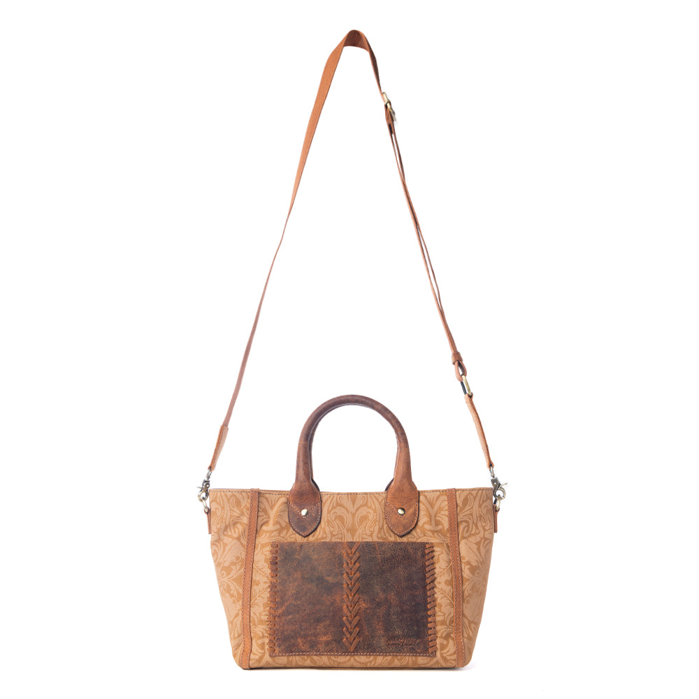 Yellowstone Kayce's Trail Crossbody with Pockets in Amber
