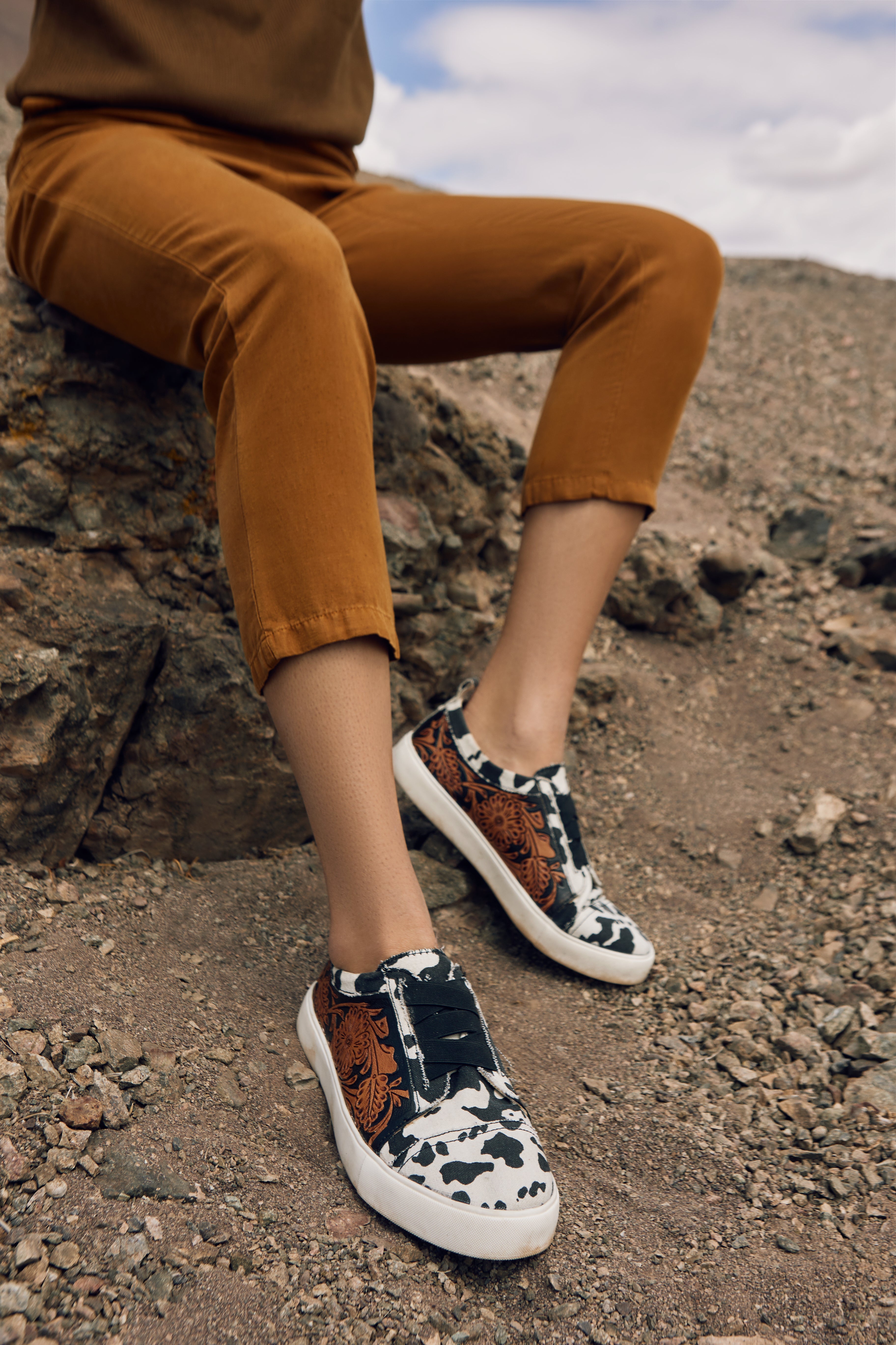 Women Limited Edition Cowprint Sneaker