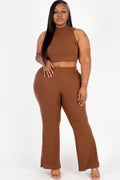 Geripptes bauchfreies Tanktop mit Mock-Neck und Bootcut-Hose in Übergröße