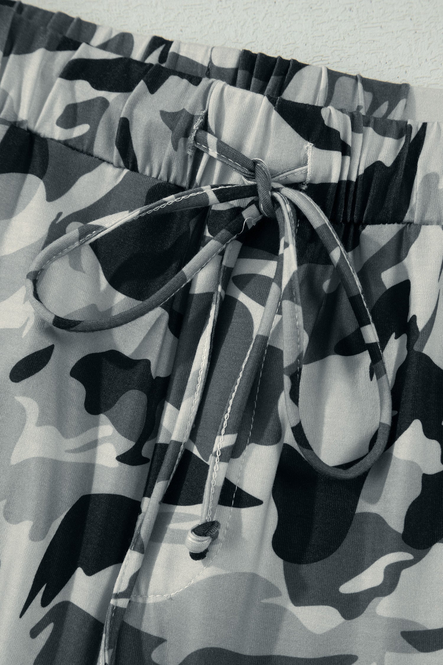 Green Camouflage Print Drawstring Casual Pants