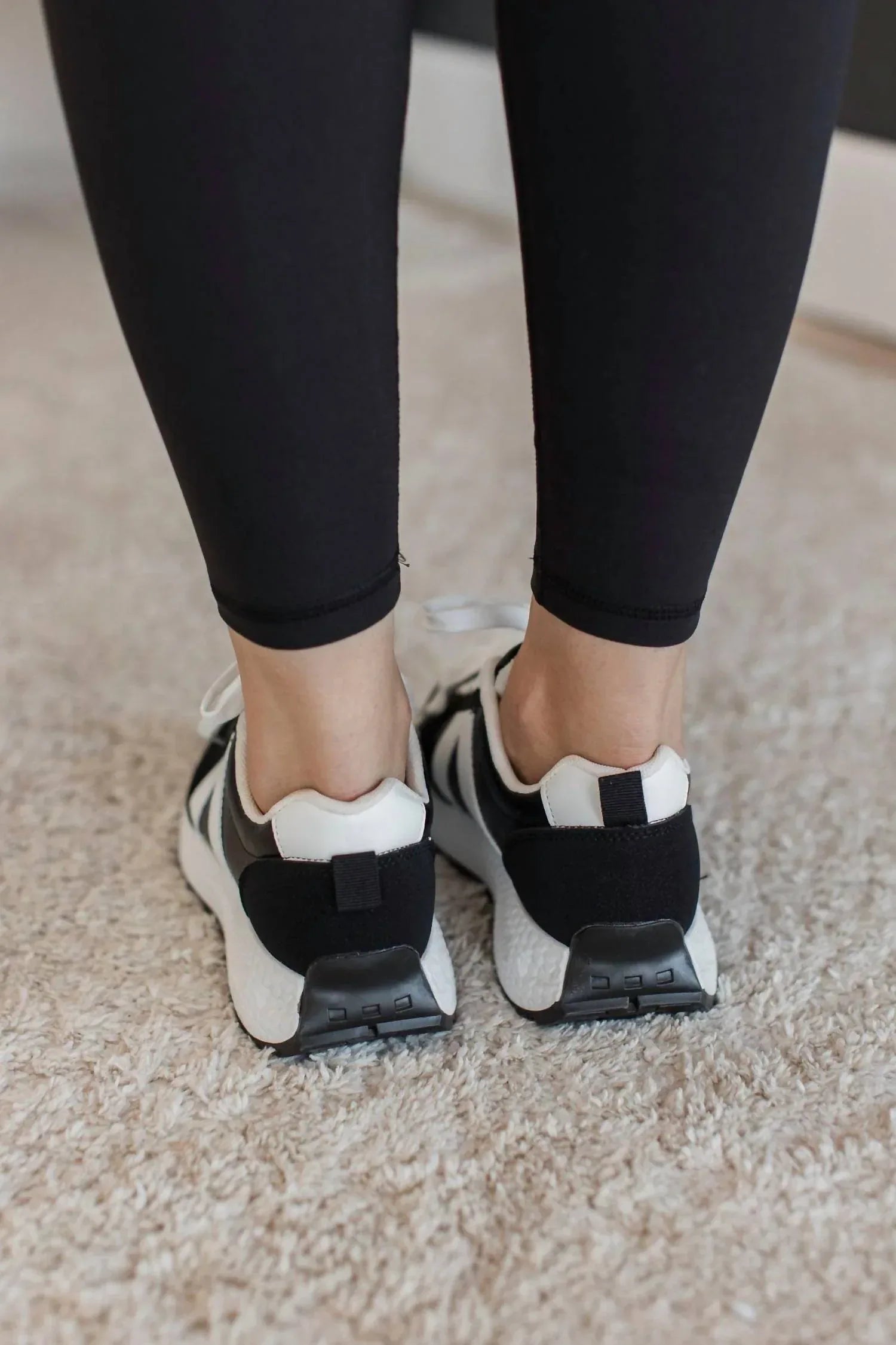 Women's Daily Sneakers