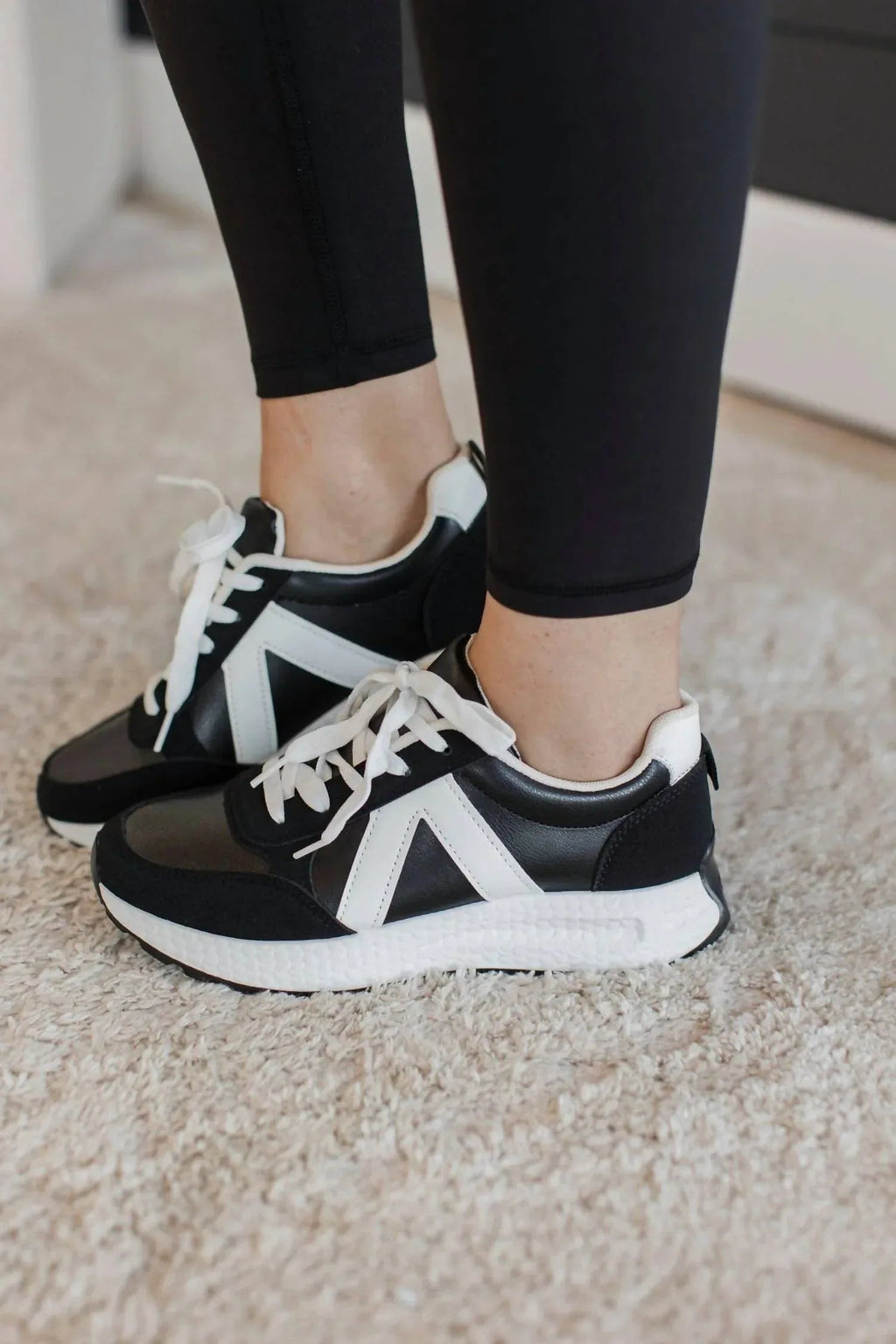 Women's Daily Sneakers