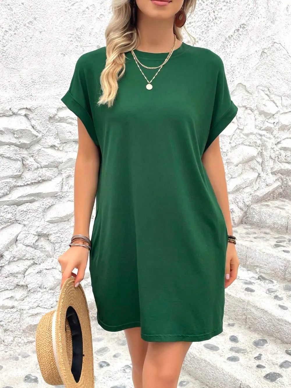 Rundhals-Minikleid mit kurzen Ärmeln
