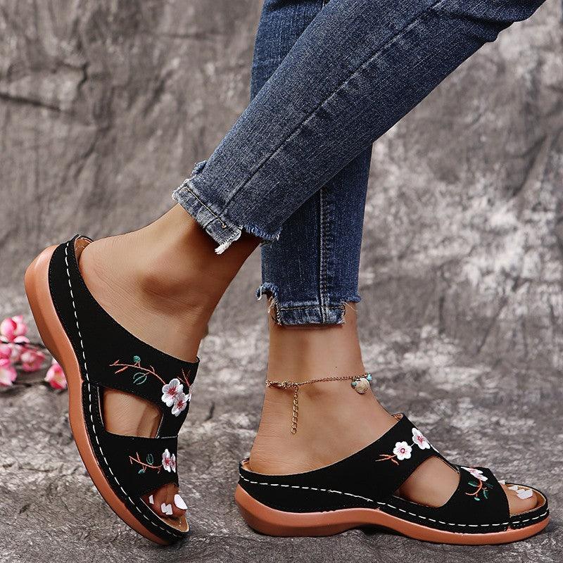 Woman Flower Platform Colorful Shoes Comfortable Casual Sandals For Women Comfortable Flower Clip Toe Summer Beach Sandals Fashion Ladies Platform Dress Shoes