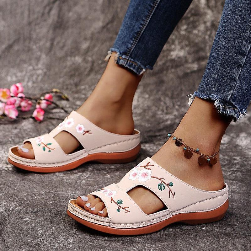Woman Flower Platform Colorful Shoes Comfortable Casual Sandals For Women Comfortable Flower Clip Toe Summer Beach Sandals Fashion Ladies Platform Dress Shoes